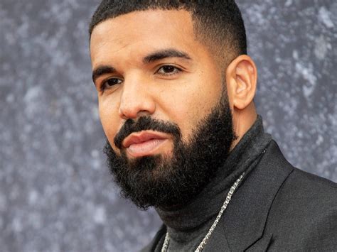 drake photo exposed|Drake shares photo from private jet hours after ‘leak’。